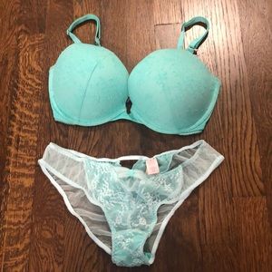 Victoria’s Secret Bra 34DD and M Panty - Set NWT